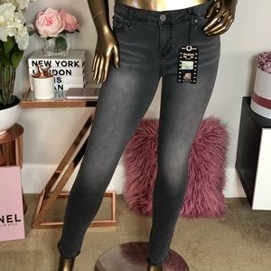 Brand new Casual Ankle Skinny Jeans, medium wash.